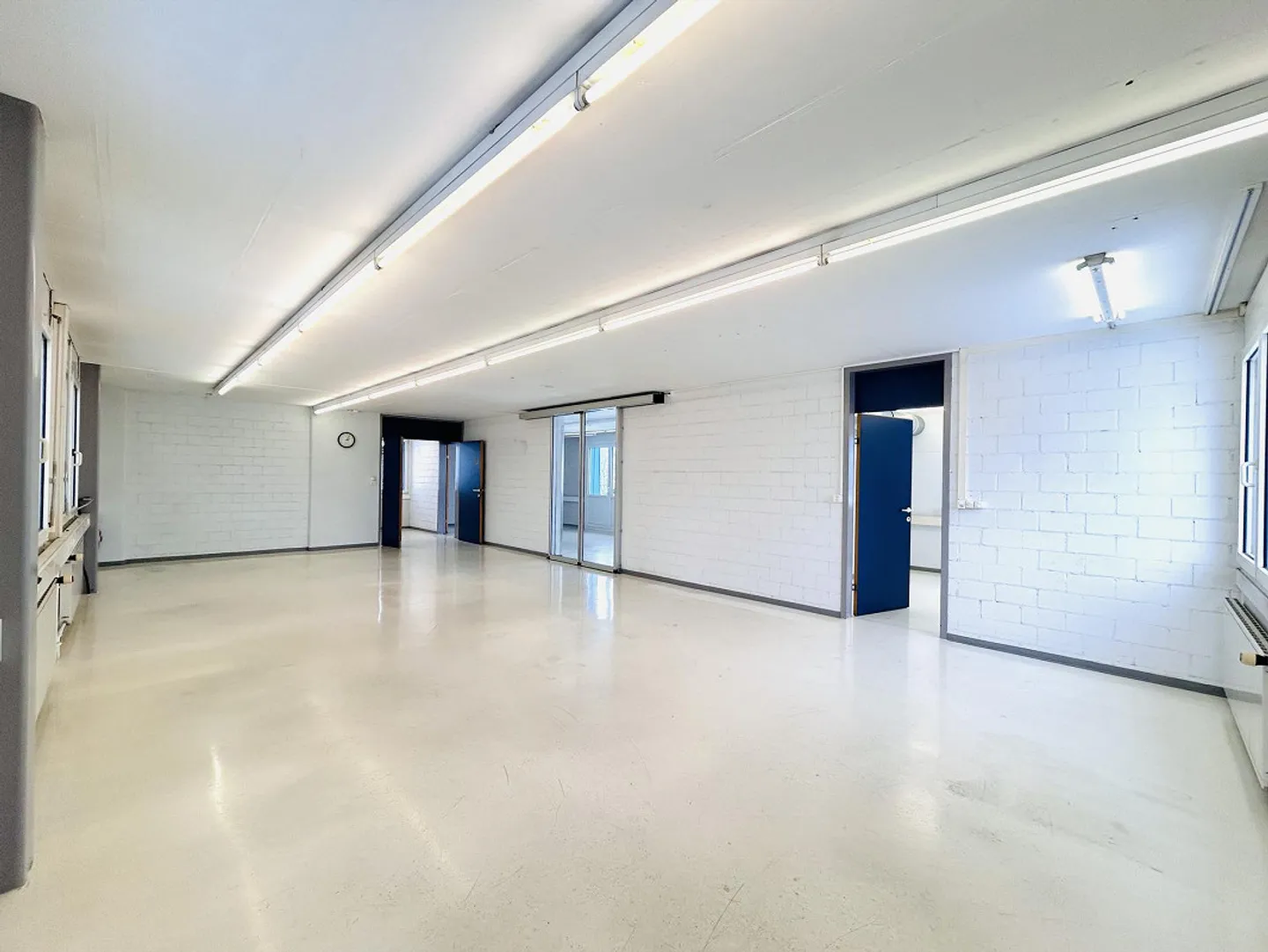 Vielseitiges Gewerbegebäude - Foto 7 von 21