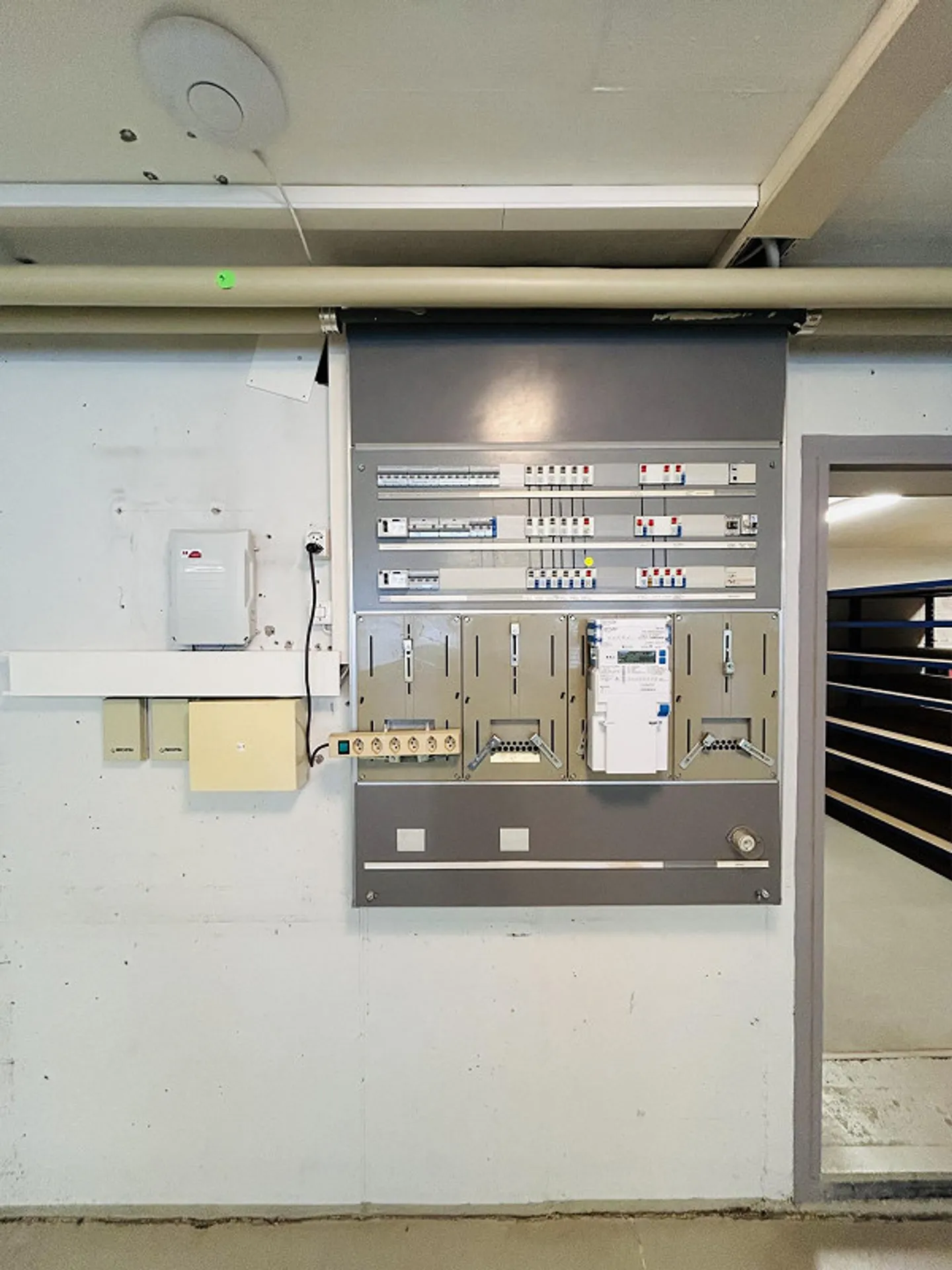 Vielseitiges Gewerbegebäude - Foto 14 von 21