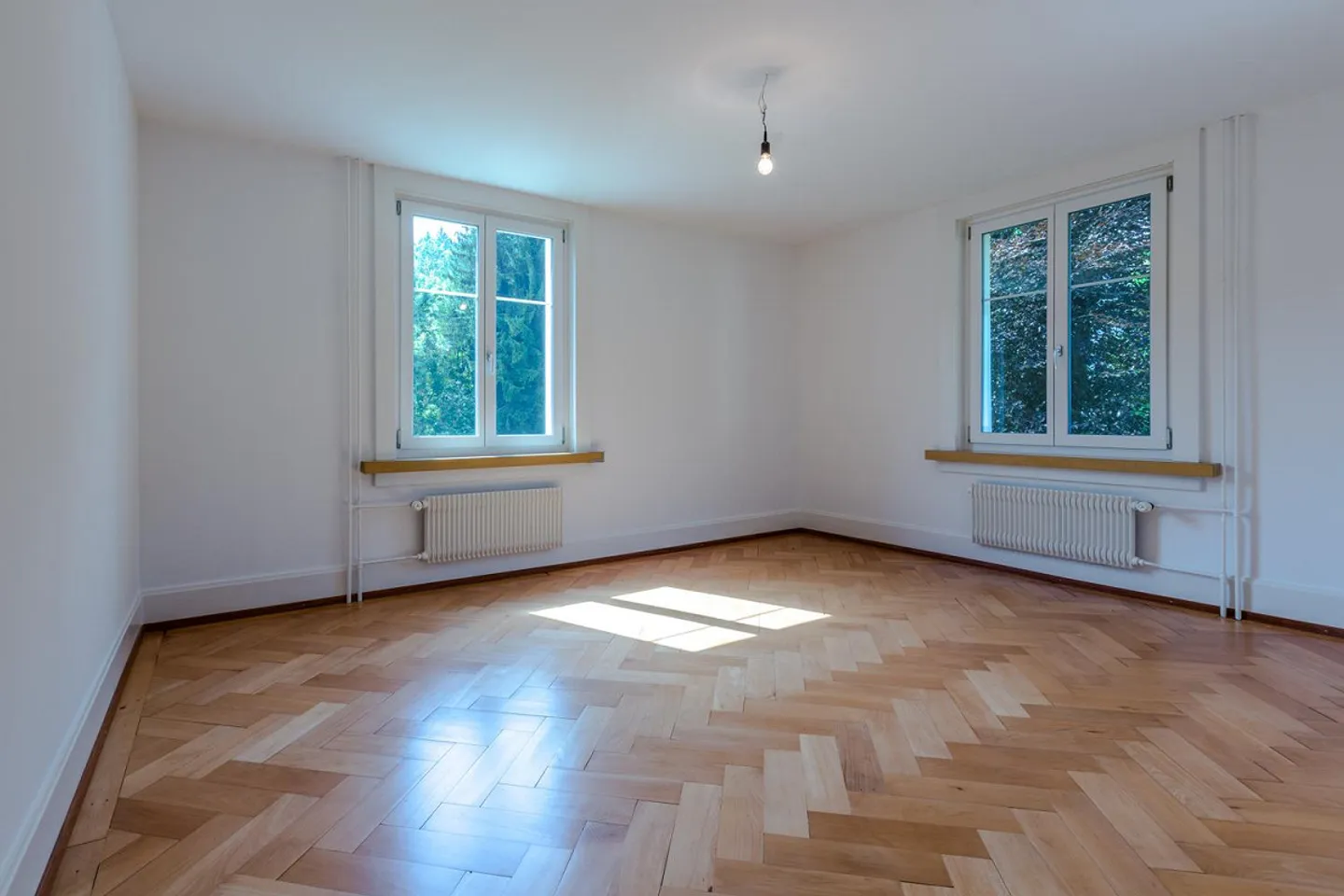 Old Building Apartment on the Outskirts! - Photo 8 of 10