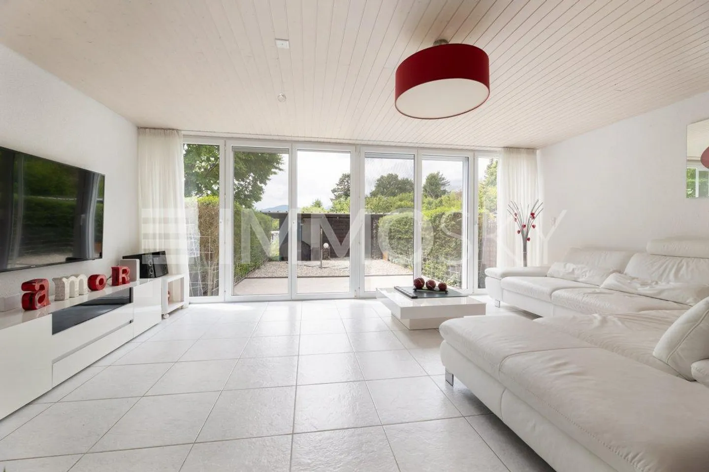 Lichtdurchflutet mit Garten - Foto 2 von 5