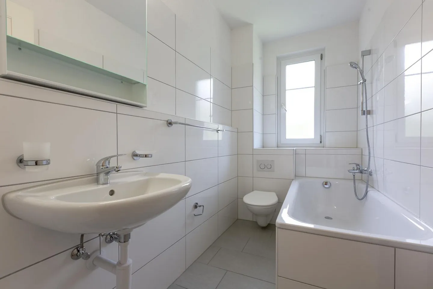 Old Building Apartment on the Outskirts! - Photo 10 of 10