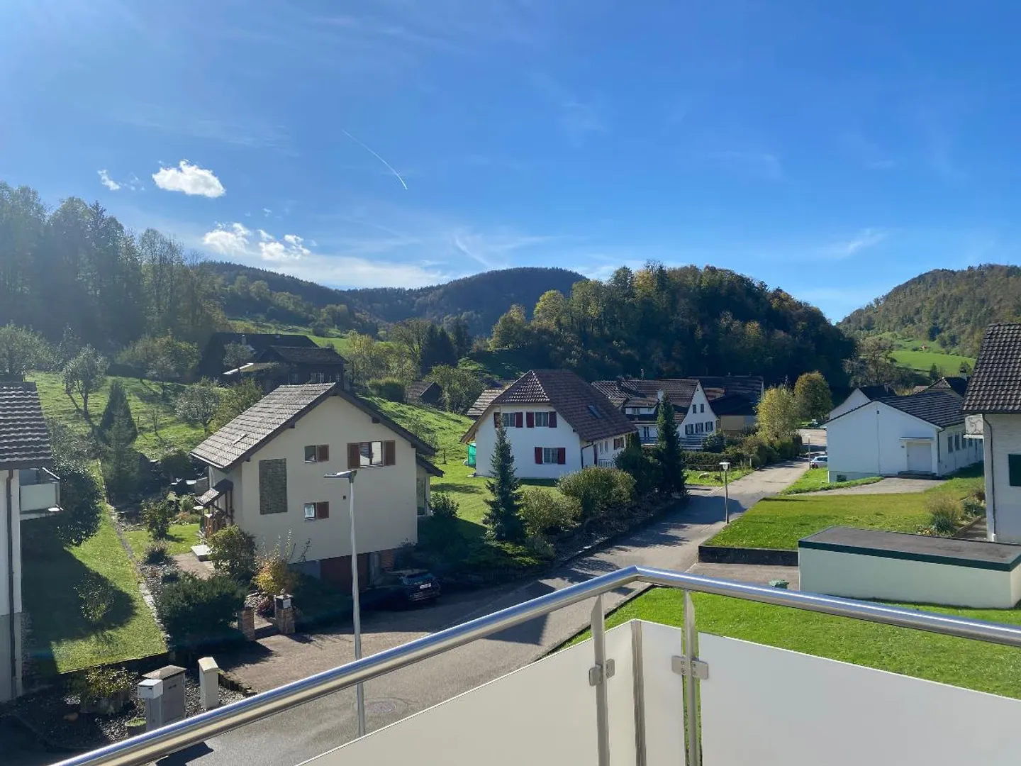 Charmante, helle 3.5-Zimmer-Wohnung mit Balkon & Aussicht (unmöbliert) - Foto 4 von 5
