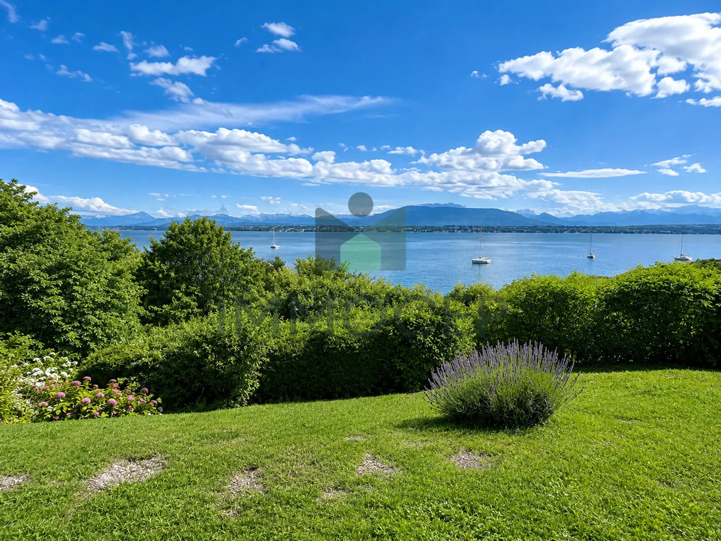 Propriété d'architecte à rénover à Versoix avec accès privé au lac - Photo 1 of 12
