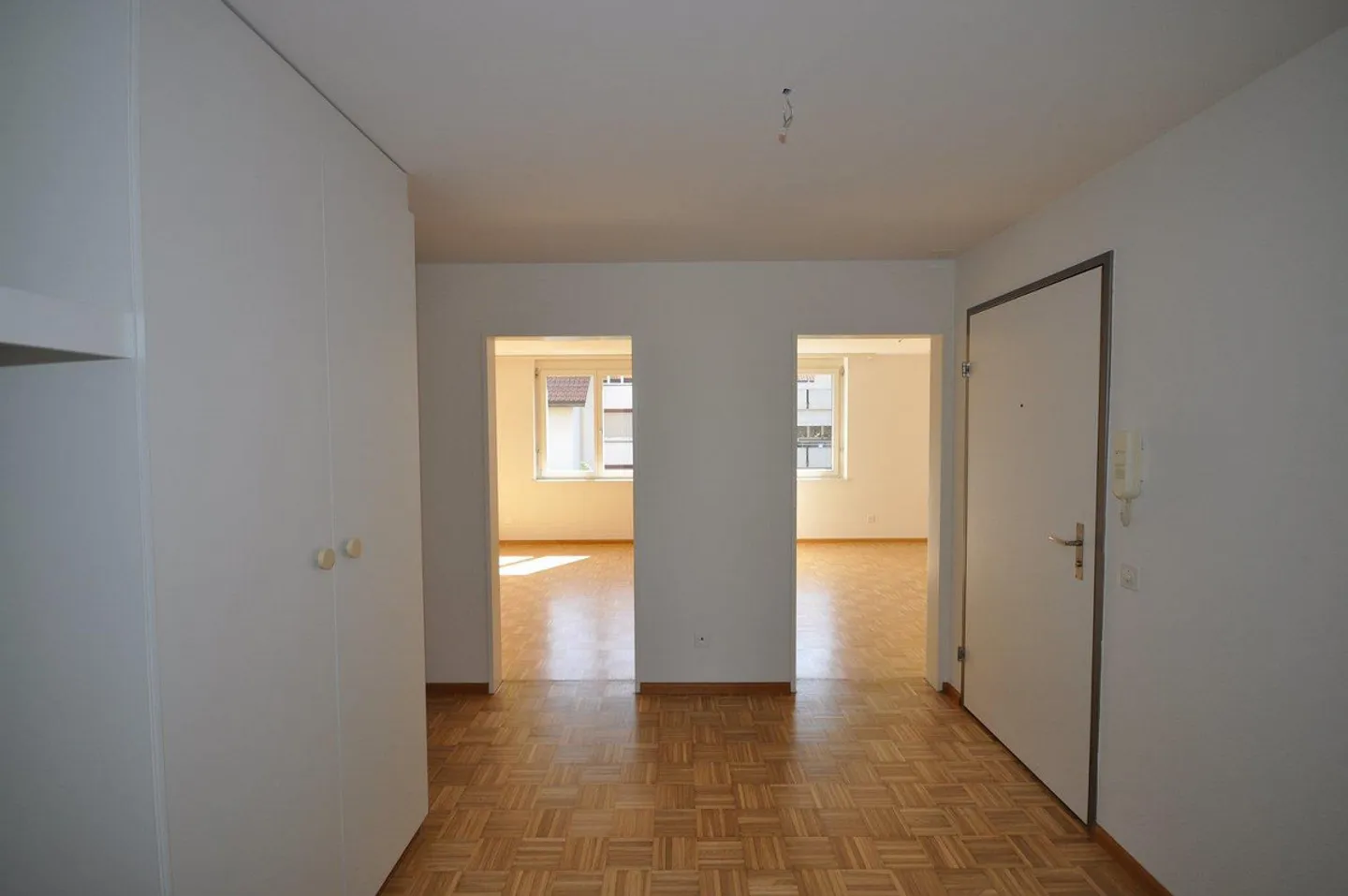 Geräumige Wohnung mit Balkon - Foto 2 von 9