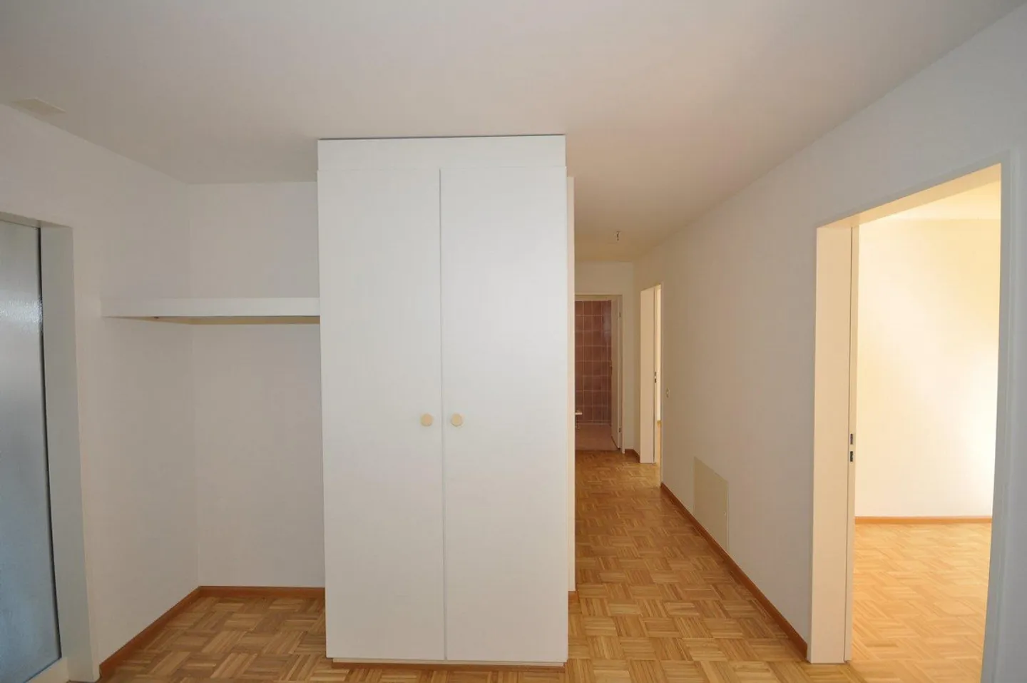 Geräumige Wohnung mit Balkon - Foto 3 von 9