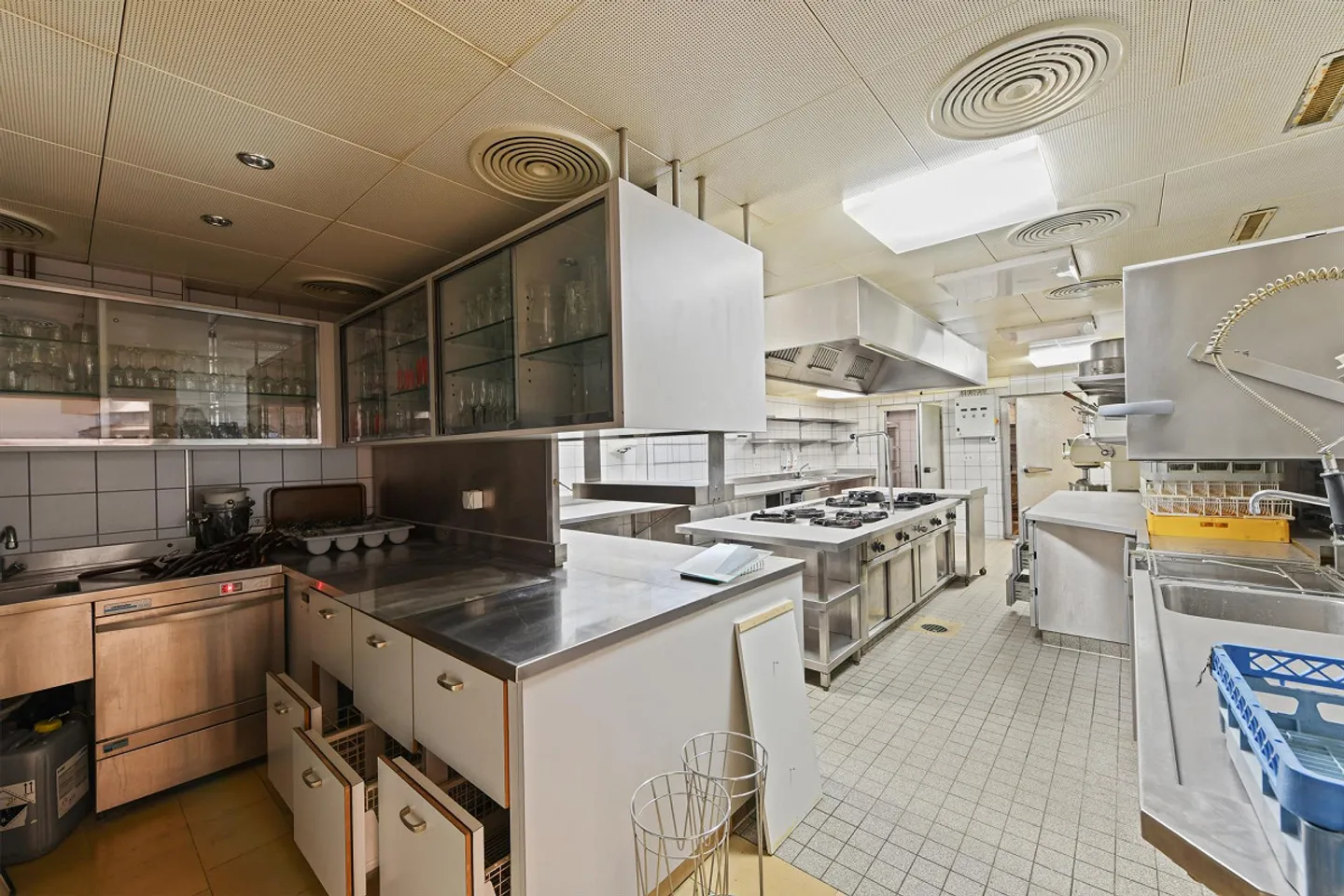 Ristorante con cucina gastro professionale a Herisau (quasi 300 m², 70 posti...) - Foto 10 di 13