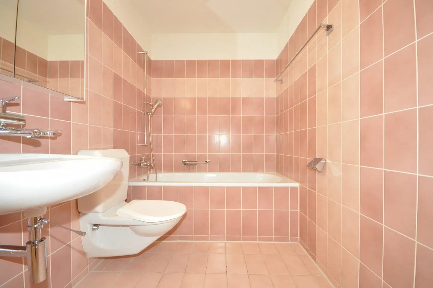 Geräumige Wohnung mit Balkon - Foto 9 von 9