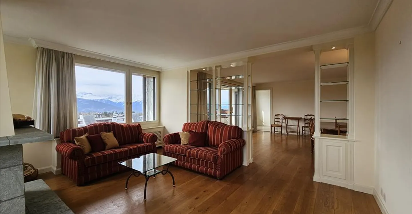 Charming Apartment - Photo 5 of 22