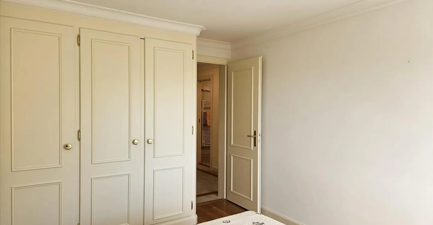 Charming Apartment - Photo 14 of 22