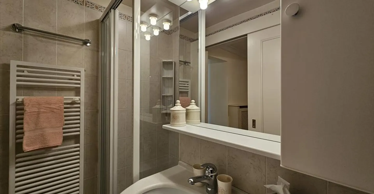 Charming Apartment - Photo 15 of 22