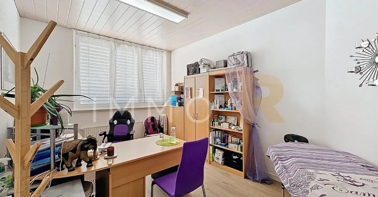 Mischgebäude im Zentrum von Semsales - Foto 4 von 11