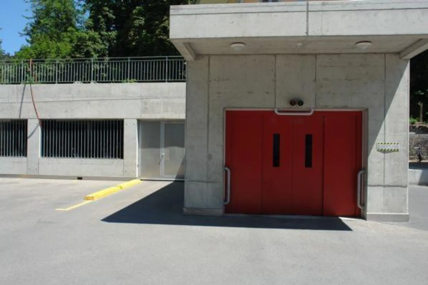 Place de stationnement n° 17 à louer à Thun (Ville de Lauitor) - Photo 4 sur 11