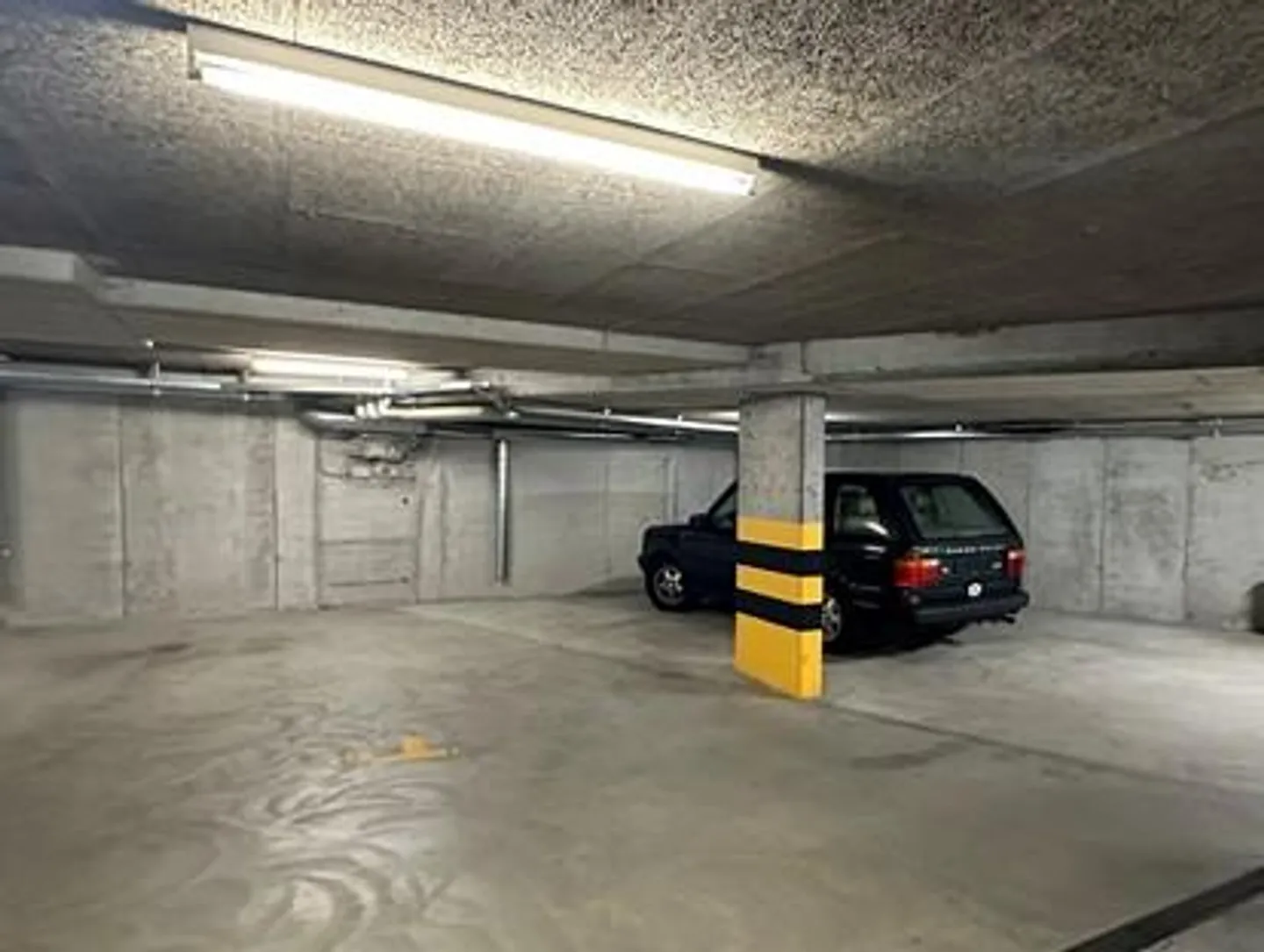 Place de stationnement n° 17 à louer à Thun (Ville de Lauitor) - Photo 8 sur 11