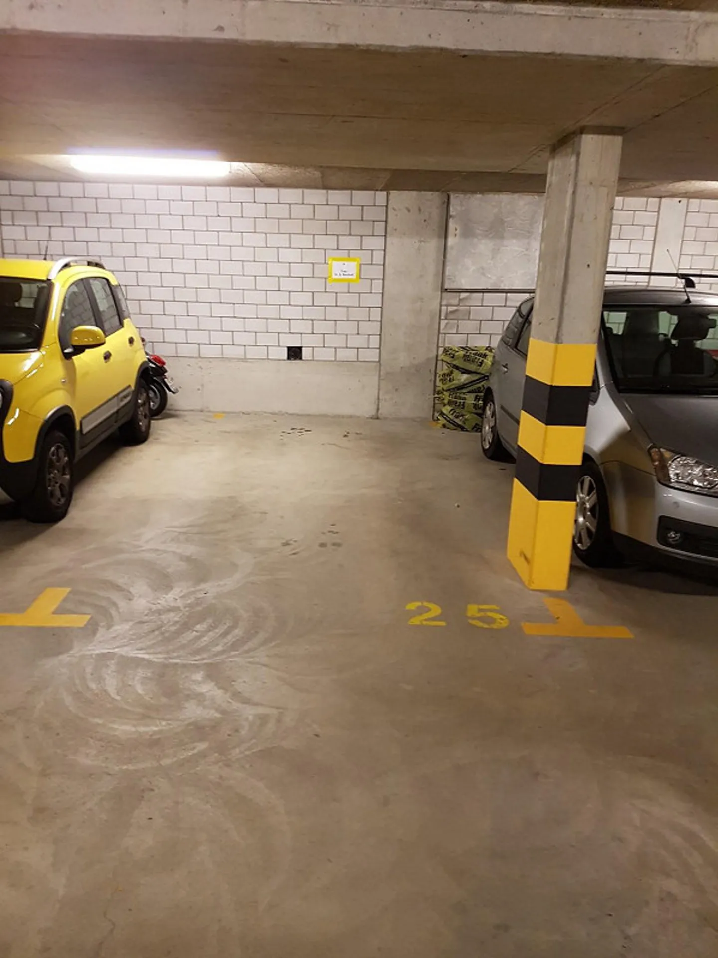 Place de stationnement n° 17 à louer à Thun (Ville de Lauitor) - Photo 9 sur 11