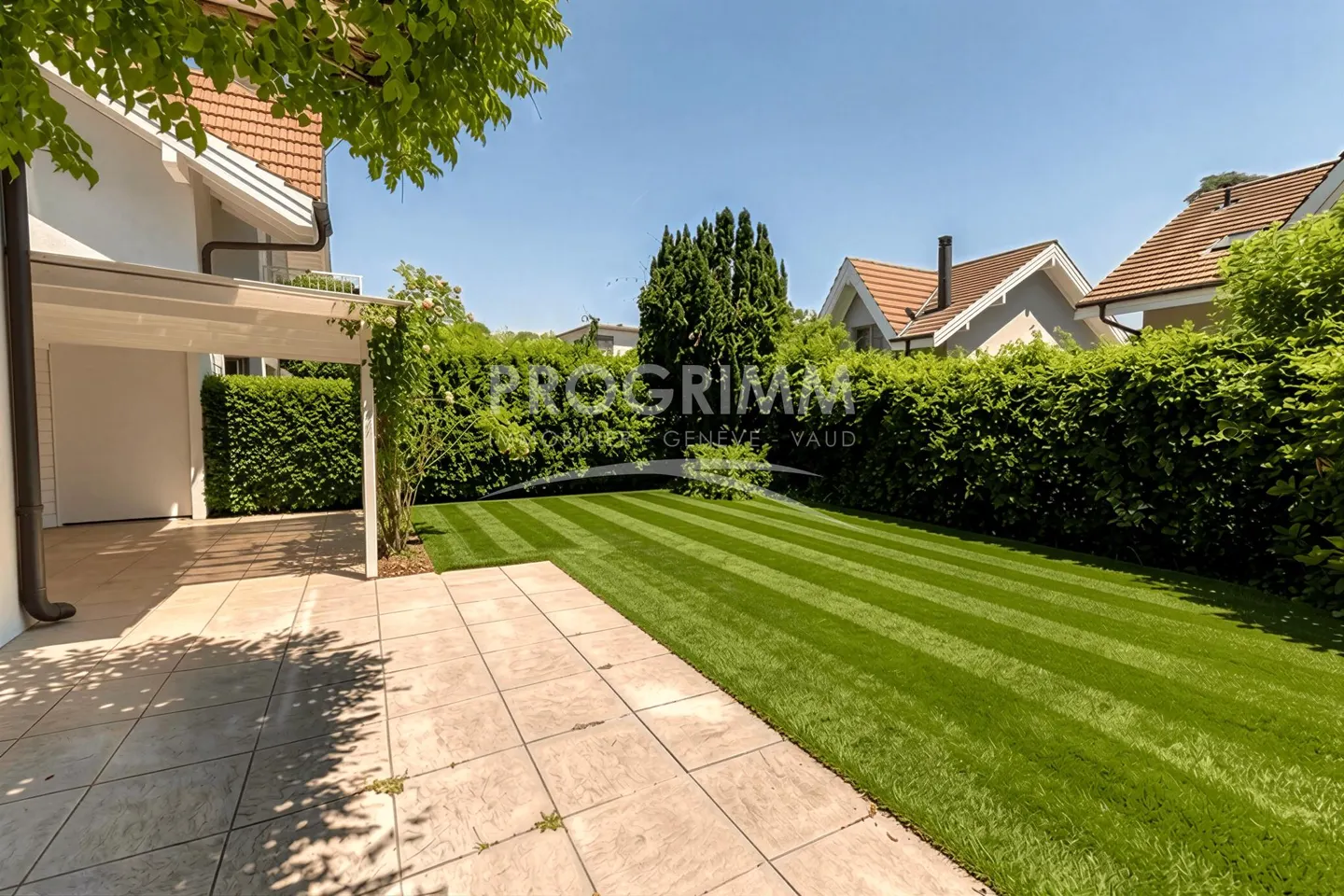 Charming Villa with Garden - Photo 2 of 10
