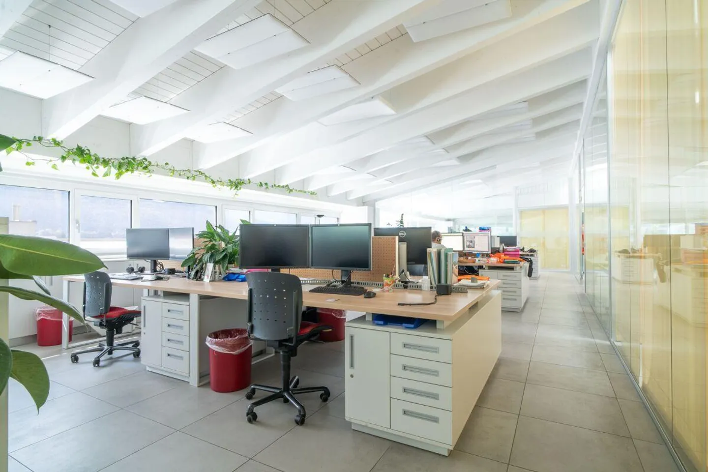 Bureaux modernes à louer - Photo 2 sur 4