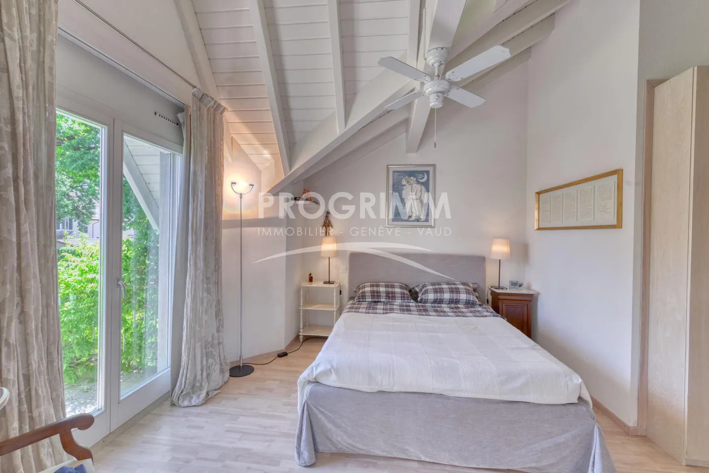 Charming Villa with Garden - Photo 9 of 10