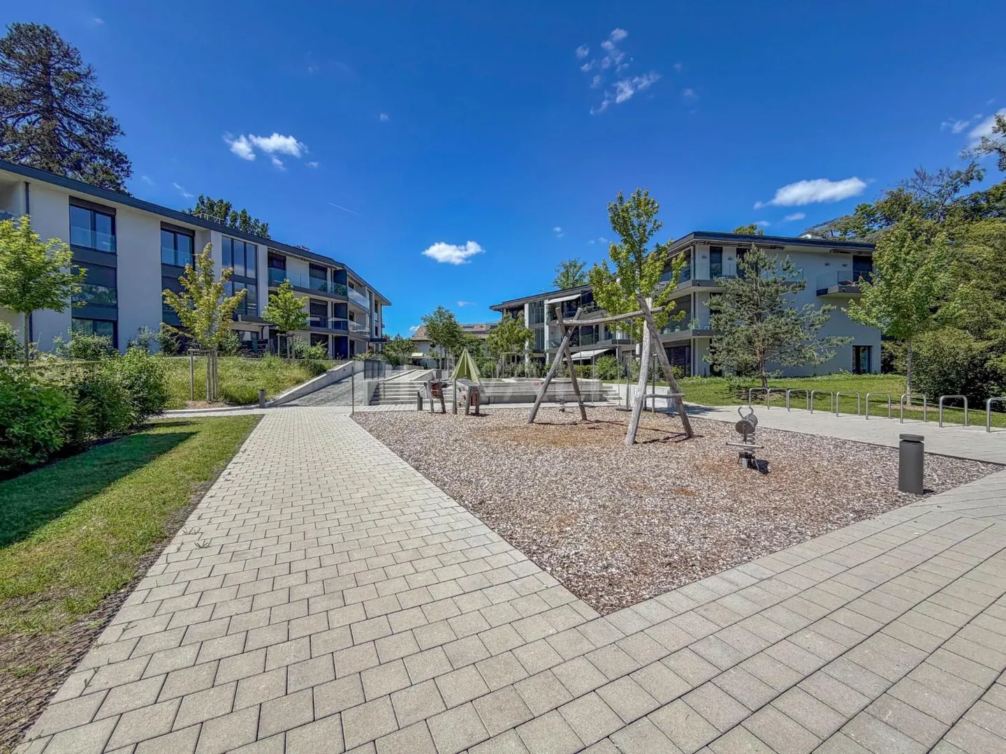 Elegante appartamento di 5 stanze con terrazza privata nel cuore di Chambésy - Foto 1 di 6