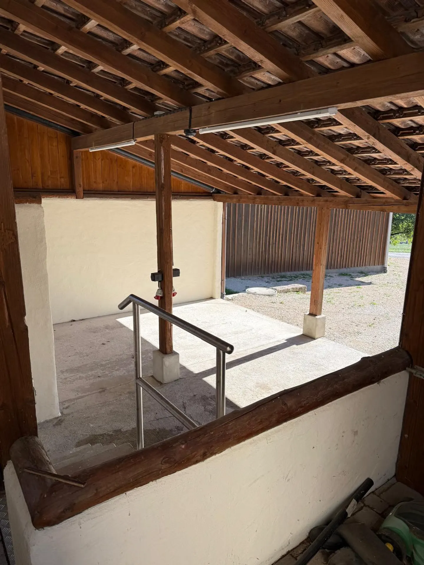 Oggetto per appassionati: Casa unifamiliare ristrutturata con giardino e annessi versatili - Foto 16 di 16