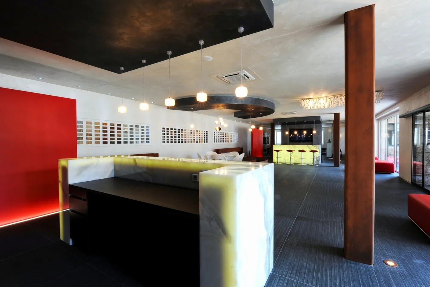 Ampio locale commerciale a Locarno - Foto 3 di 7