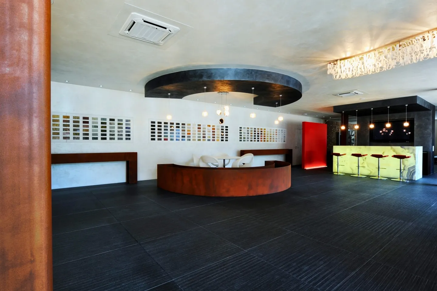 Ampio locale commerciale a Locarno - Foto 2 di 7