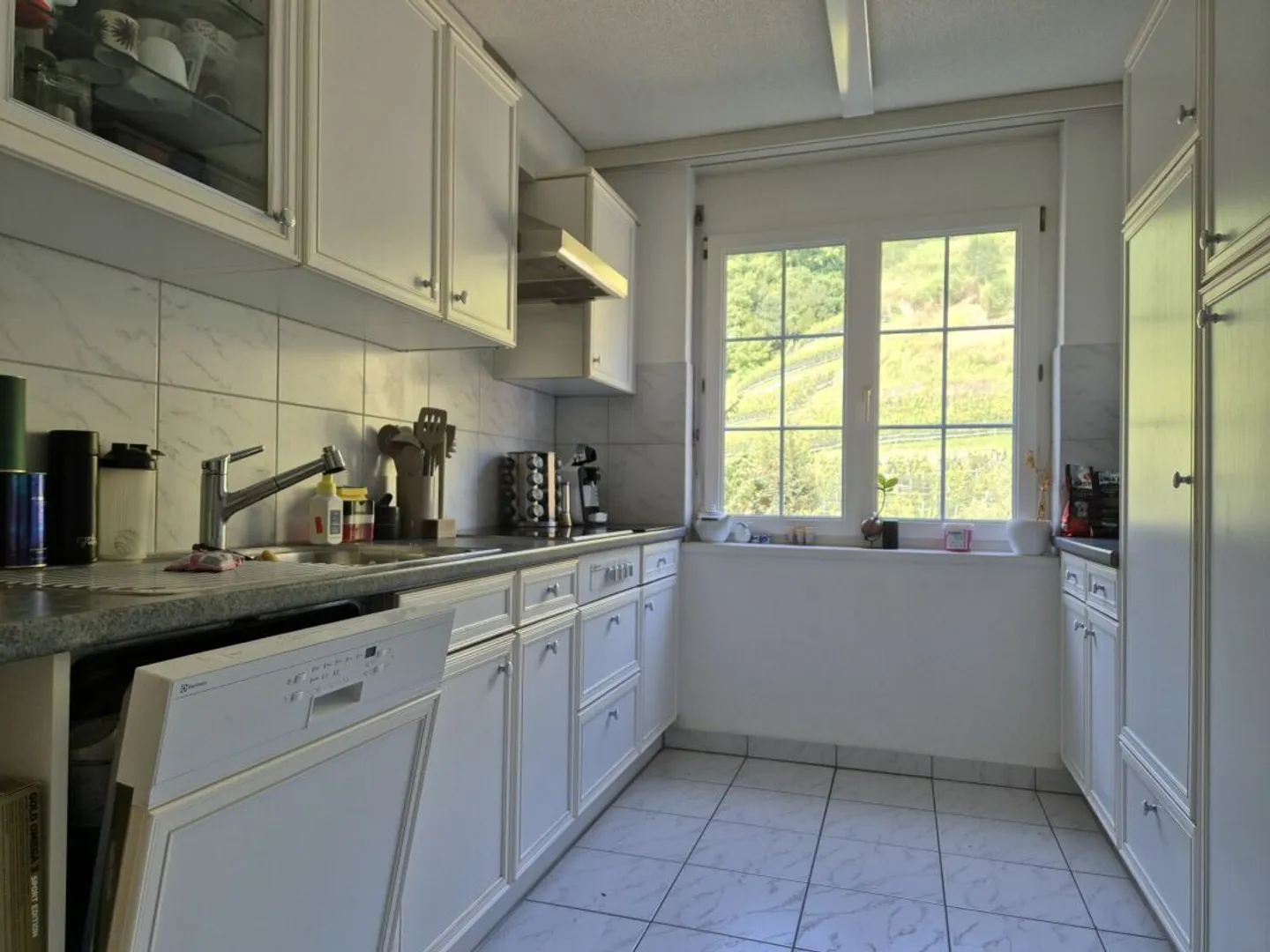 ampio appartamento di 4.5 stanze (110m²) con balcone - Foto 2 di 7