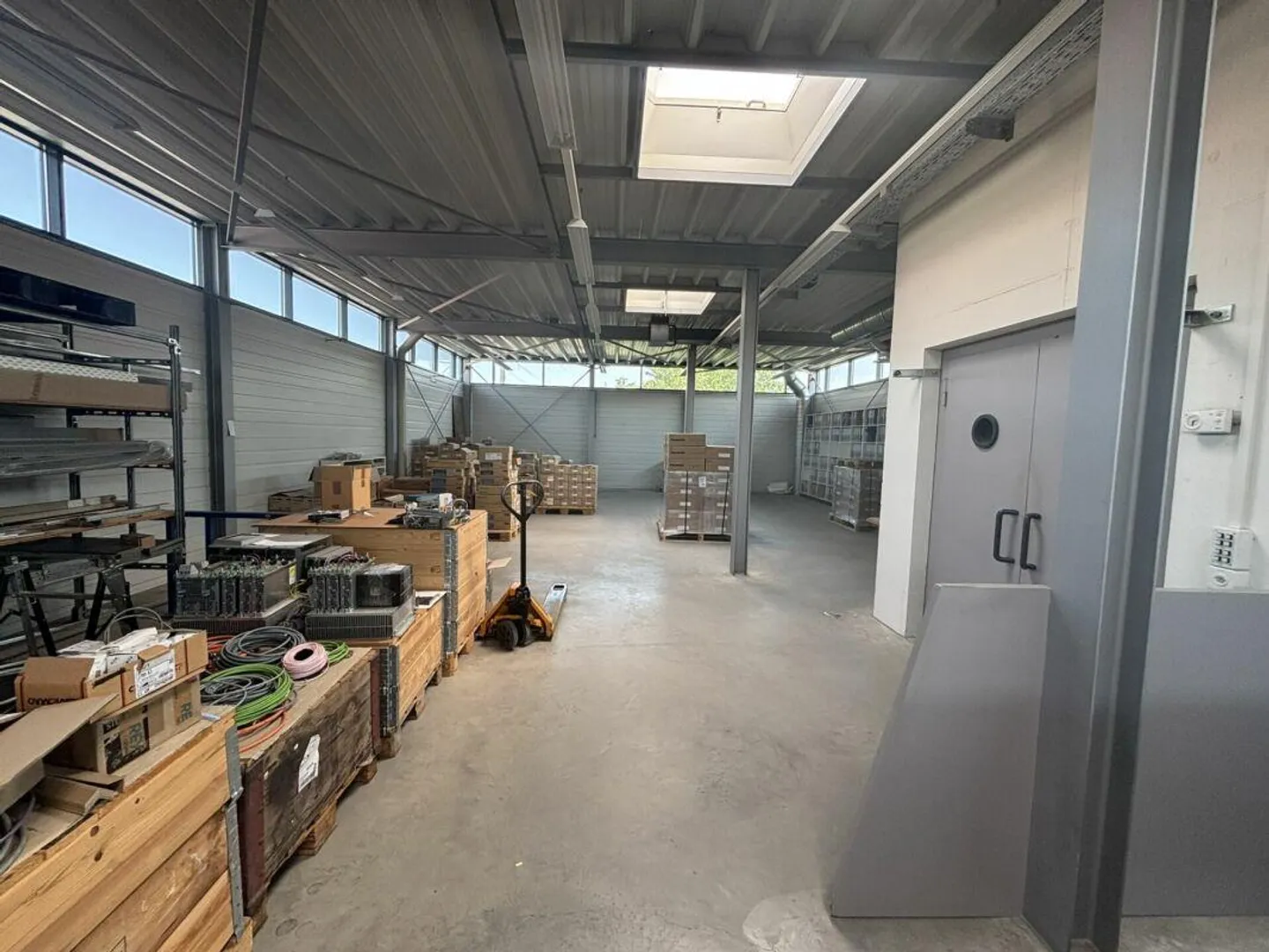 Magazzino, Logistica, Produzione & Spazi Ufficio - Foto 8 di 13