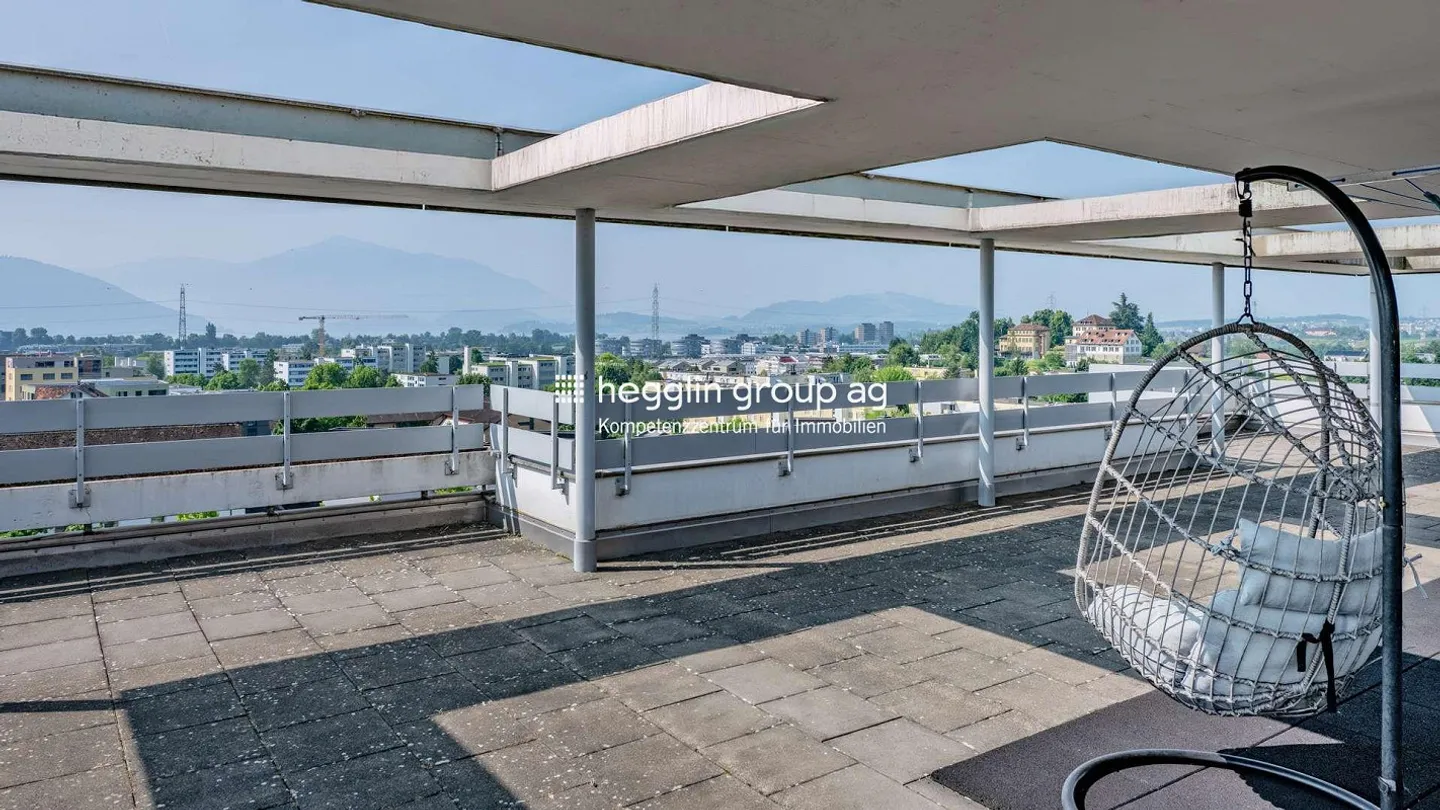 Penthouse with amazing view and potential - Photo 11 of 13