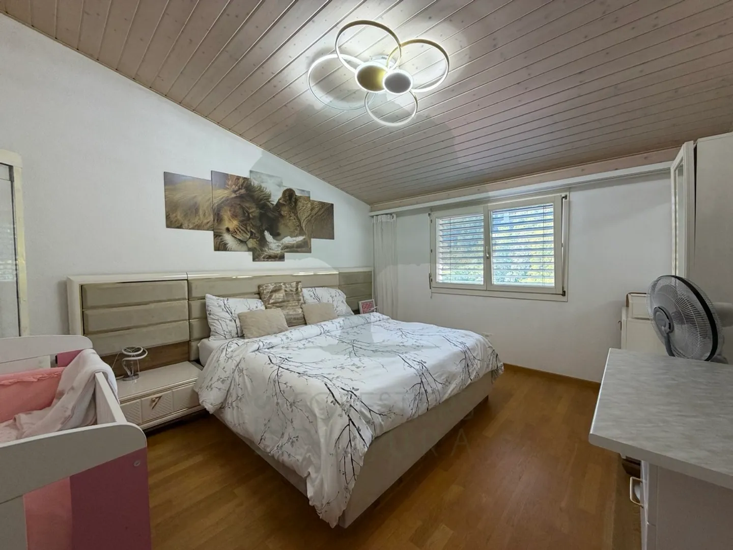 Magnificent renovated 5.5-room apartment with terrace and view - Photo 18 of 50
