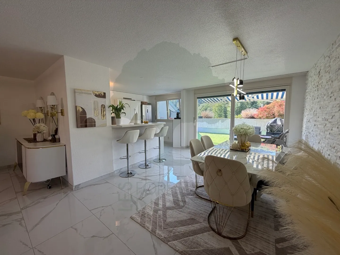 Magnificent renovated 5.5-room apartment with terrace and view - Photo 13 of 50