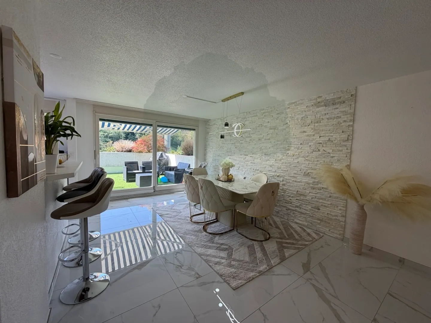 Magnificent renovated 5.5-room apartment with terrace and view - Photo 14 of 50