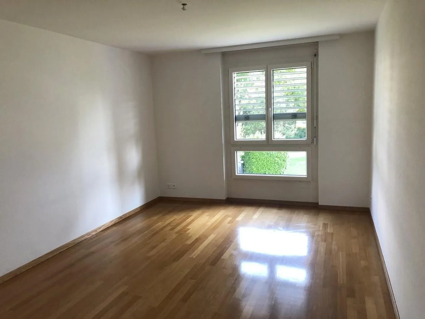 Elegant apartment in elevated location. - Photo 5 of 7