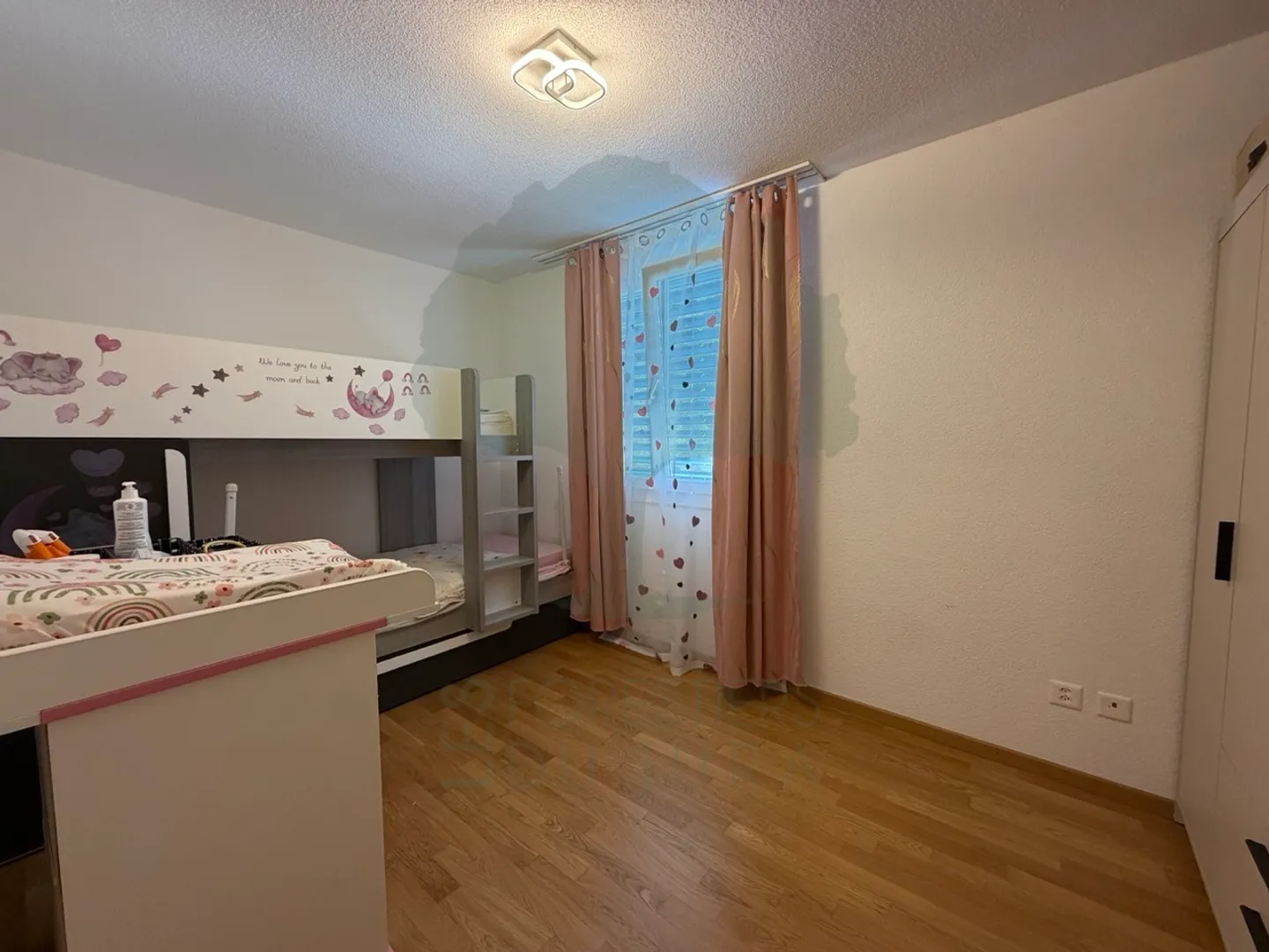 Magnificent renovated 5.5-room apartment with terrace and view - Photo 22 of 50