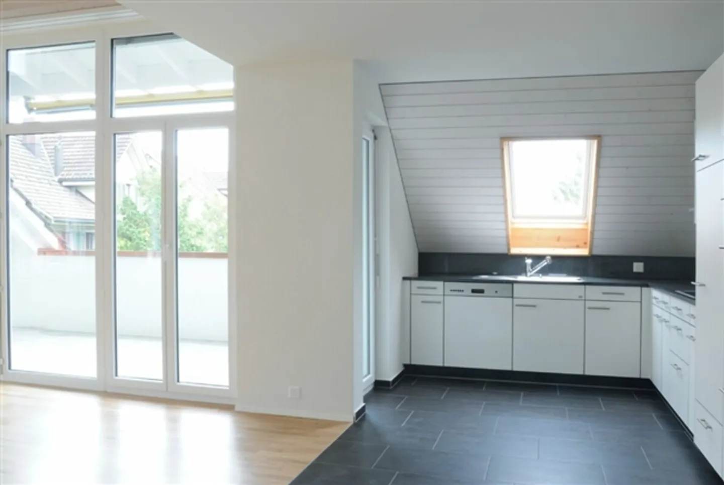 Single house for sale - Photo 3 of 16