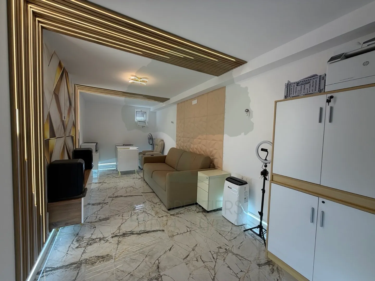 Magnificent renovated 5.5-room apartment with terrace and view - Photo 30 of 50
