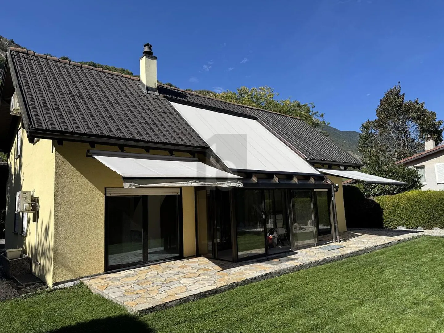 Luminous and Refined Ecrin in the Midst of the Vineyards - Photo 1 of 6