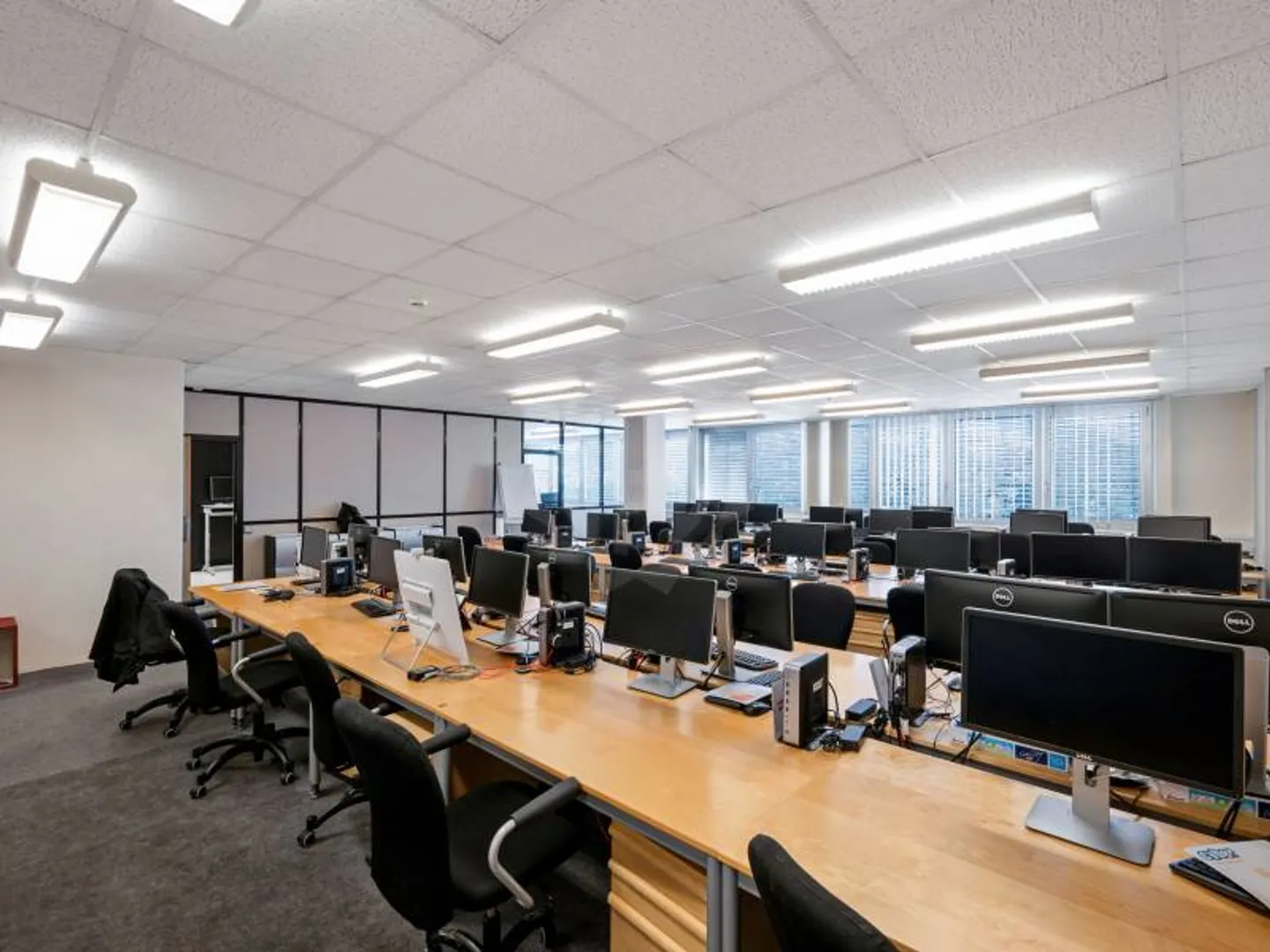 Bureaux au ZIPLO, Plan-les-Ouates - Photo 3 sur 6