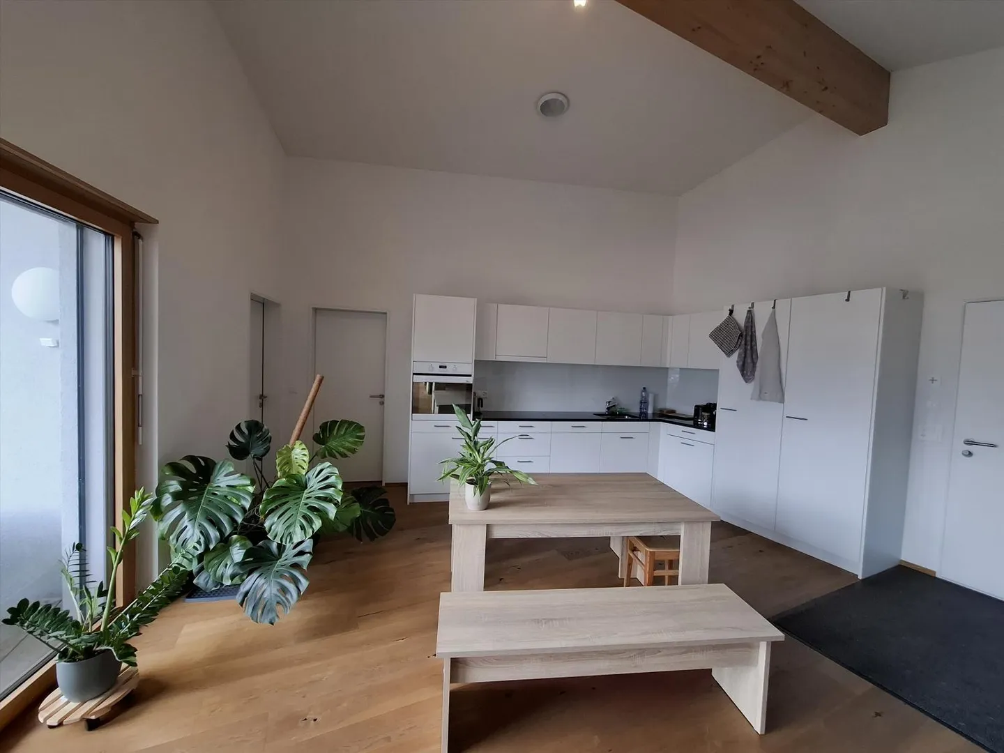 Appartement moderne avec vue sur les montagnes - Photo 2 sur 7