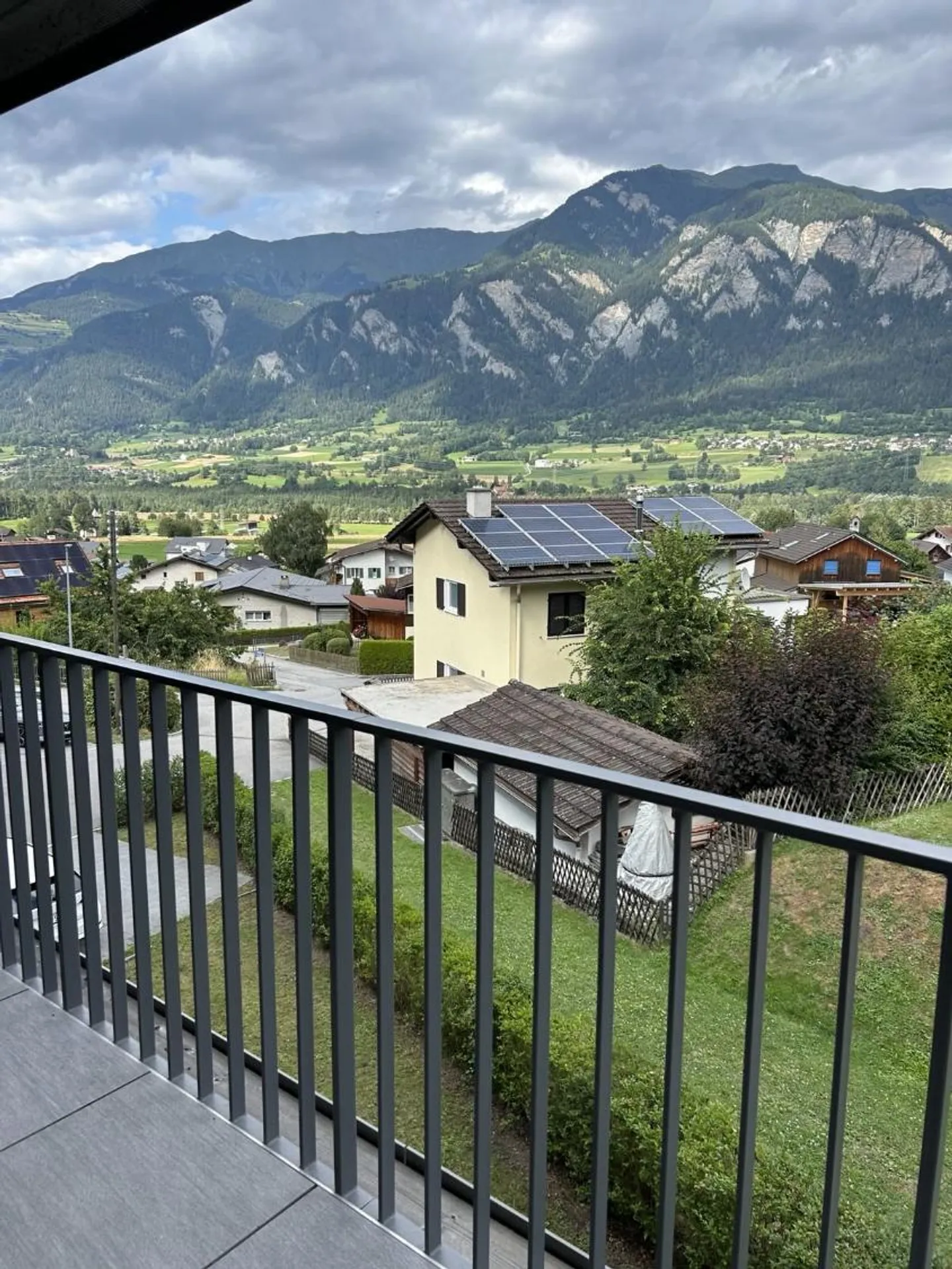 Appartement moderne avec vue sur les montagnes - Photo 7 sur 7