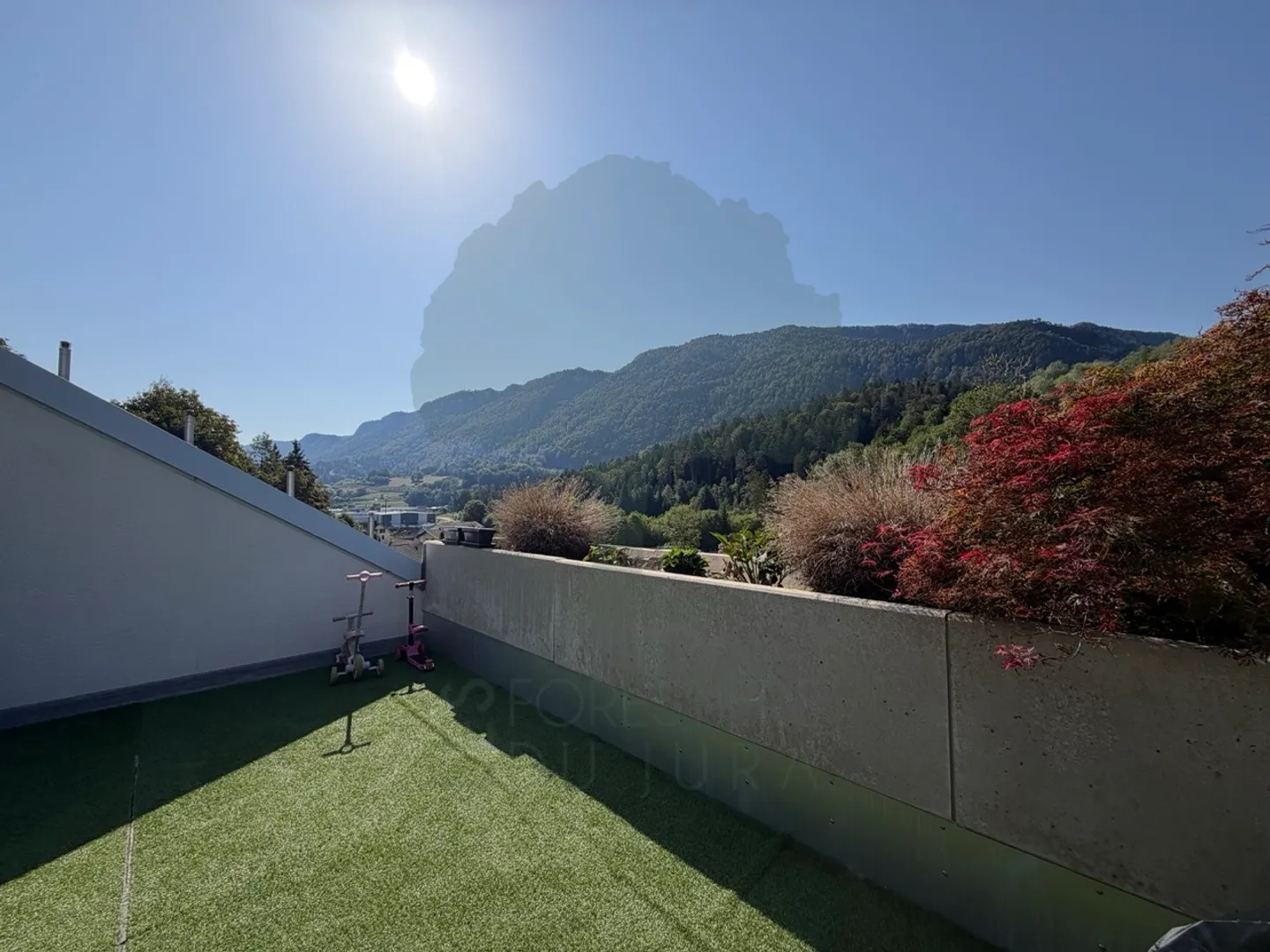 Magnificent renovated 5.5-room apartment with terrace and view - Photo 41 of 50