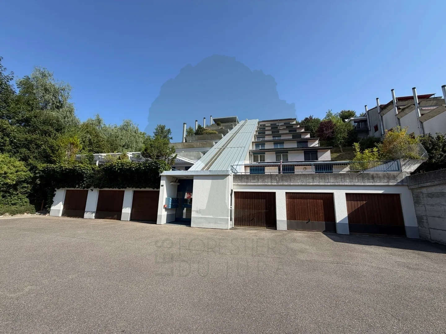 Magnificent renovated 5.5-room apartment with terrace and view - Photo 44 of 50