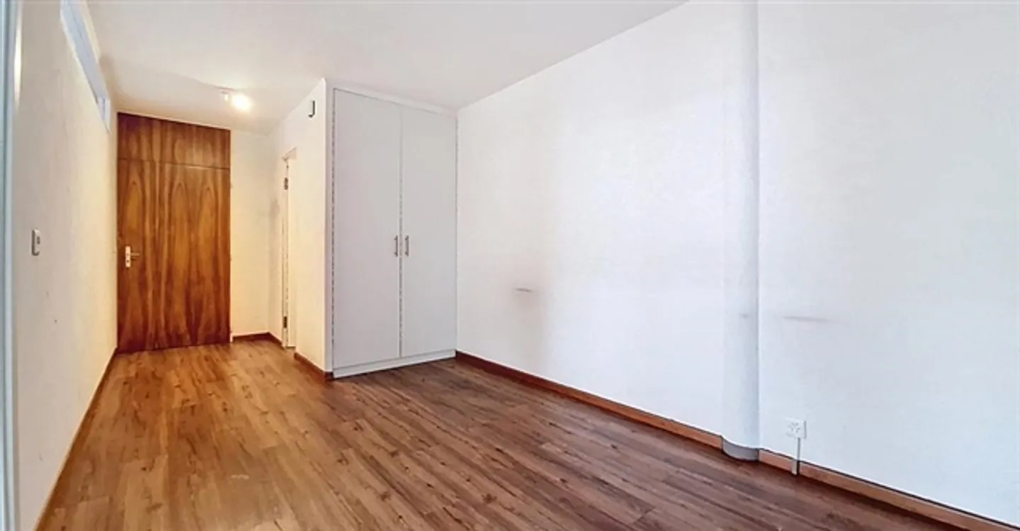 Office 3.5 rooms - Photo 9 of 12