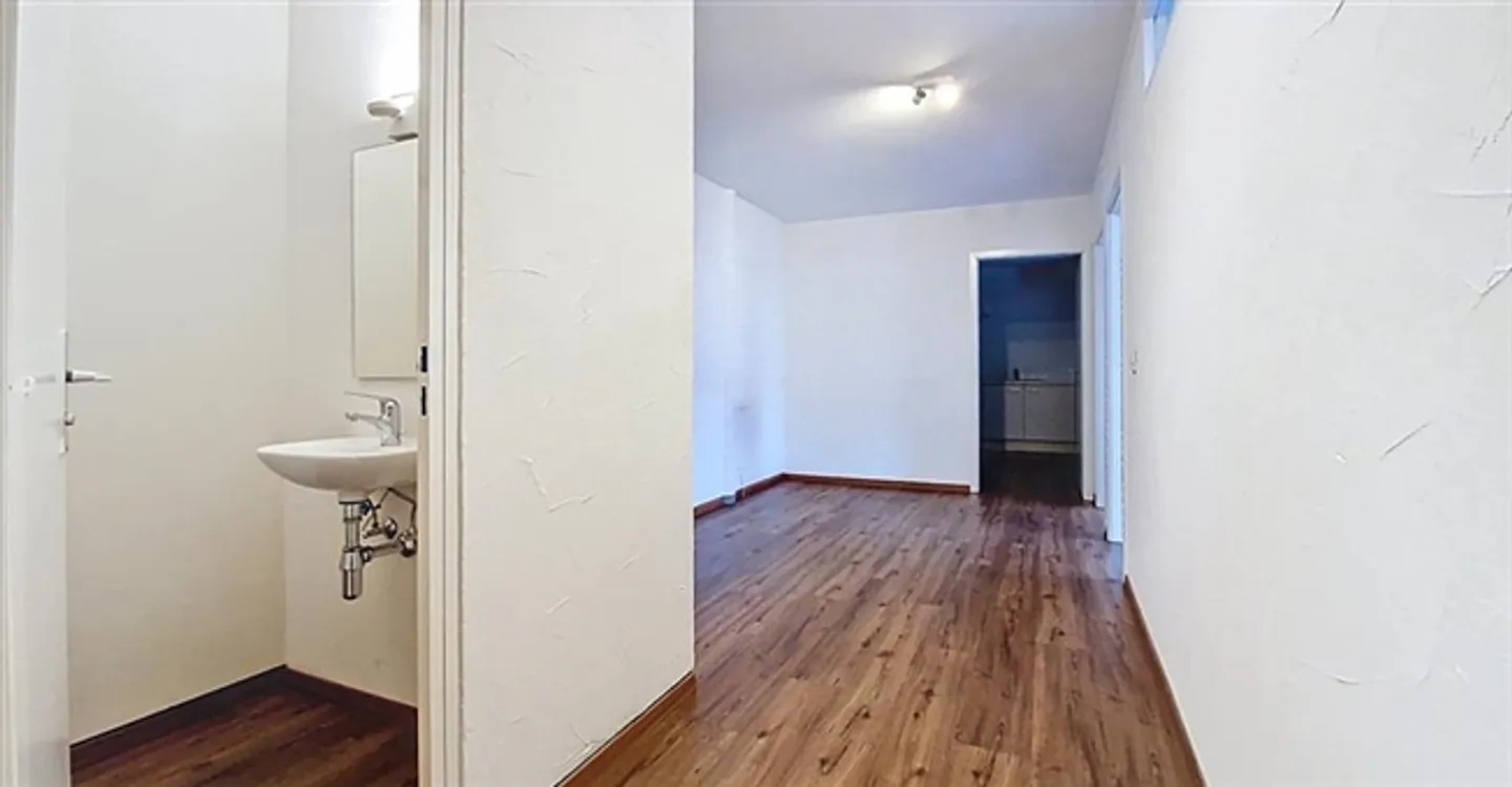 Office 3.5 rooms - Photo 8 of 12