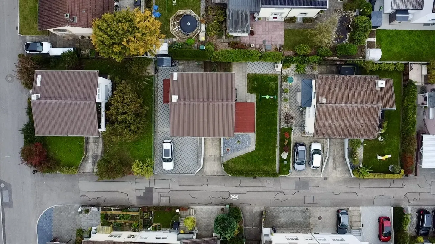 Trasferirsi e prosperare - casa unifamiliare ristrutturata con giardino in un quartiere tranquillo - Foto 4 di 26