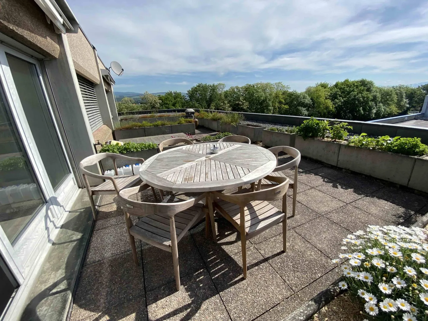 Spazio Commerciale con Terrazza Privata - Foto 4 di 5