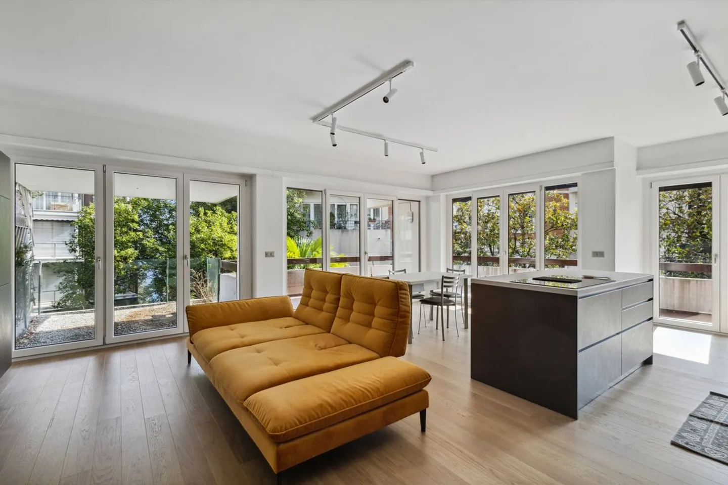 Appartamento ristrutturato a Lugano - Foto 1 di 12