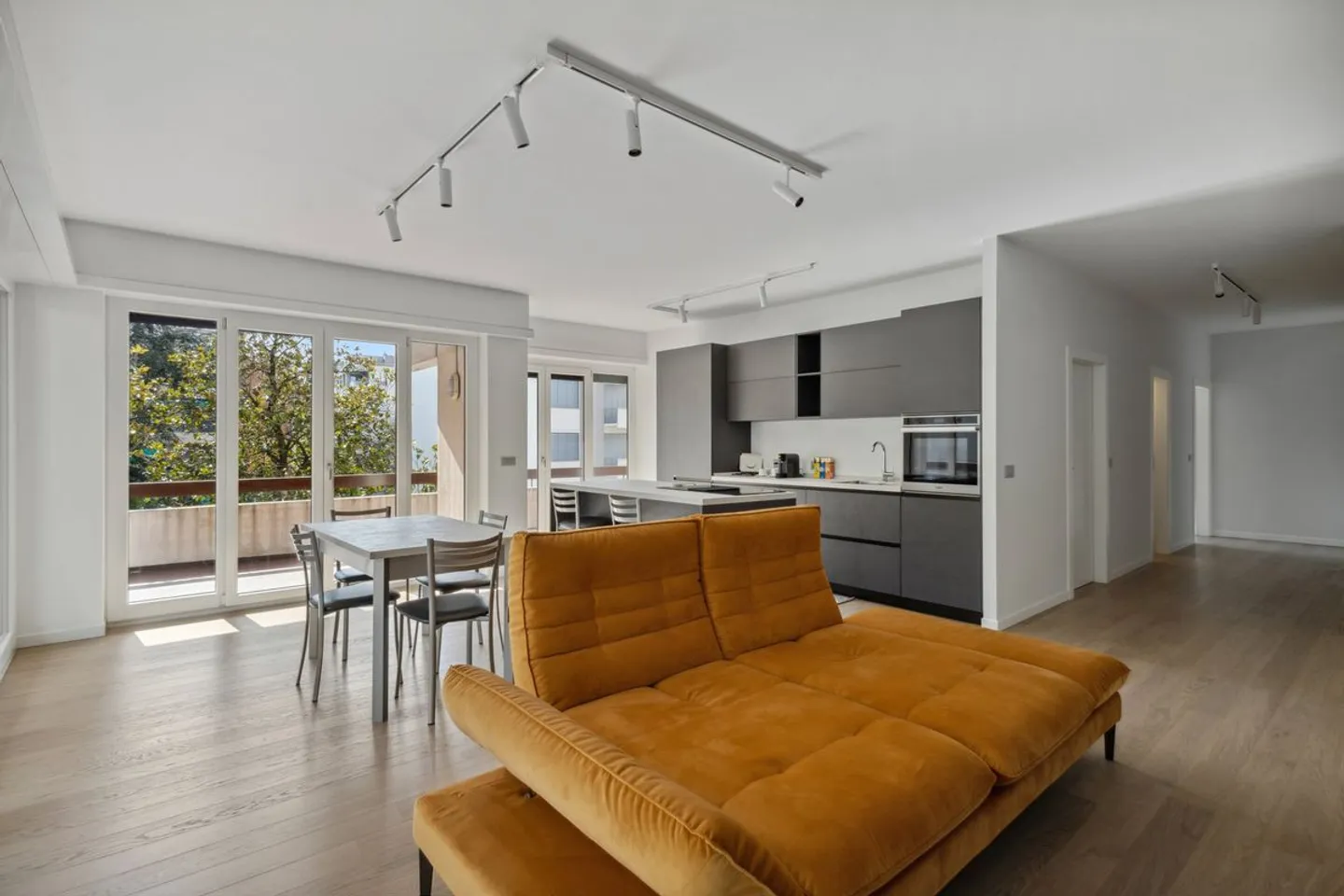 Appartamento ristrutturato a Lugano - Foto 3 di 12