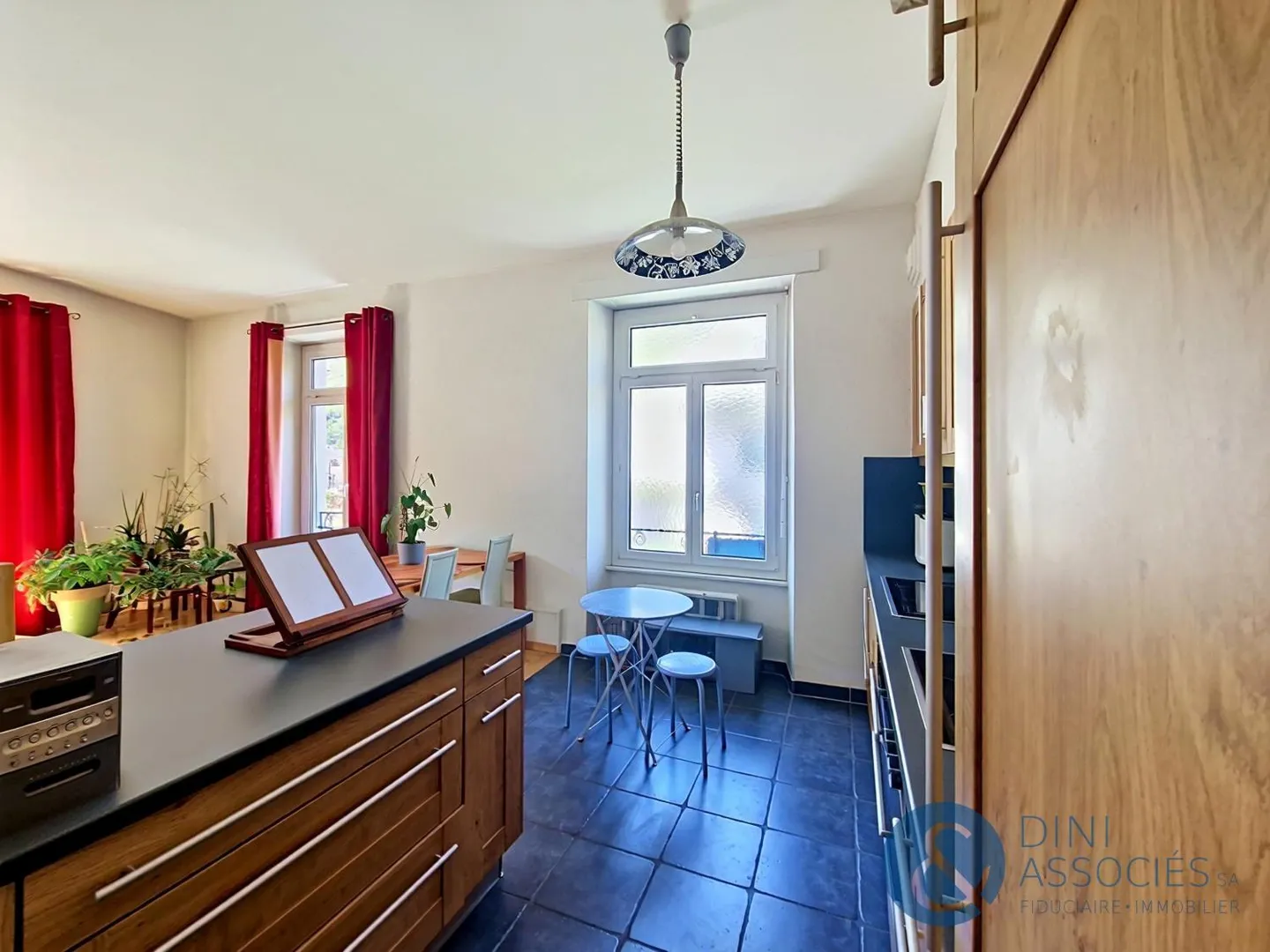 Appartement Charmant en Ville - Photo 2 sur 7