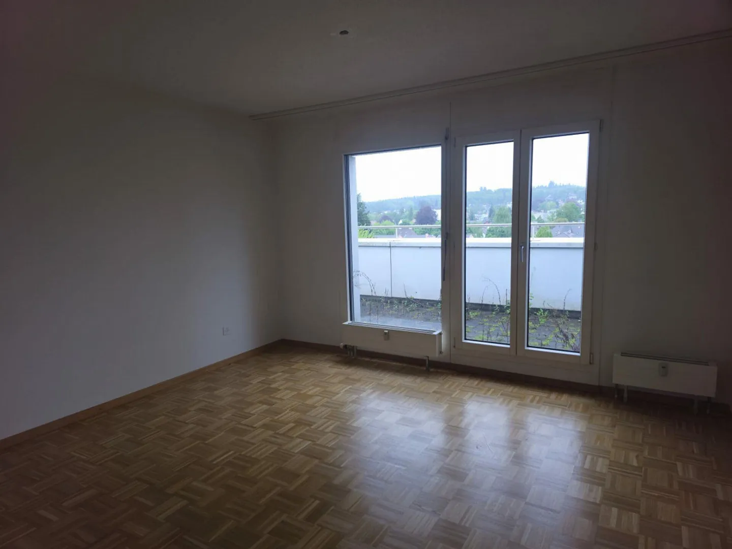 Bright 2.5-room attic apartment at Langenthal train station - Photo 4 of 8