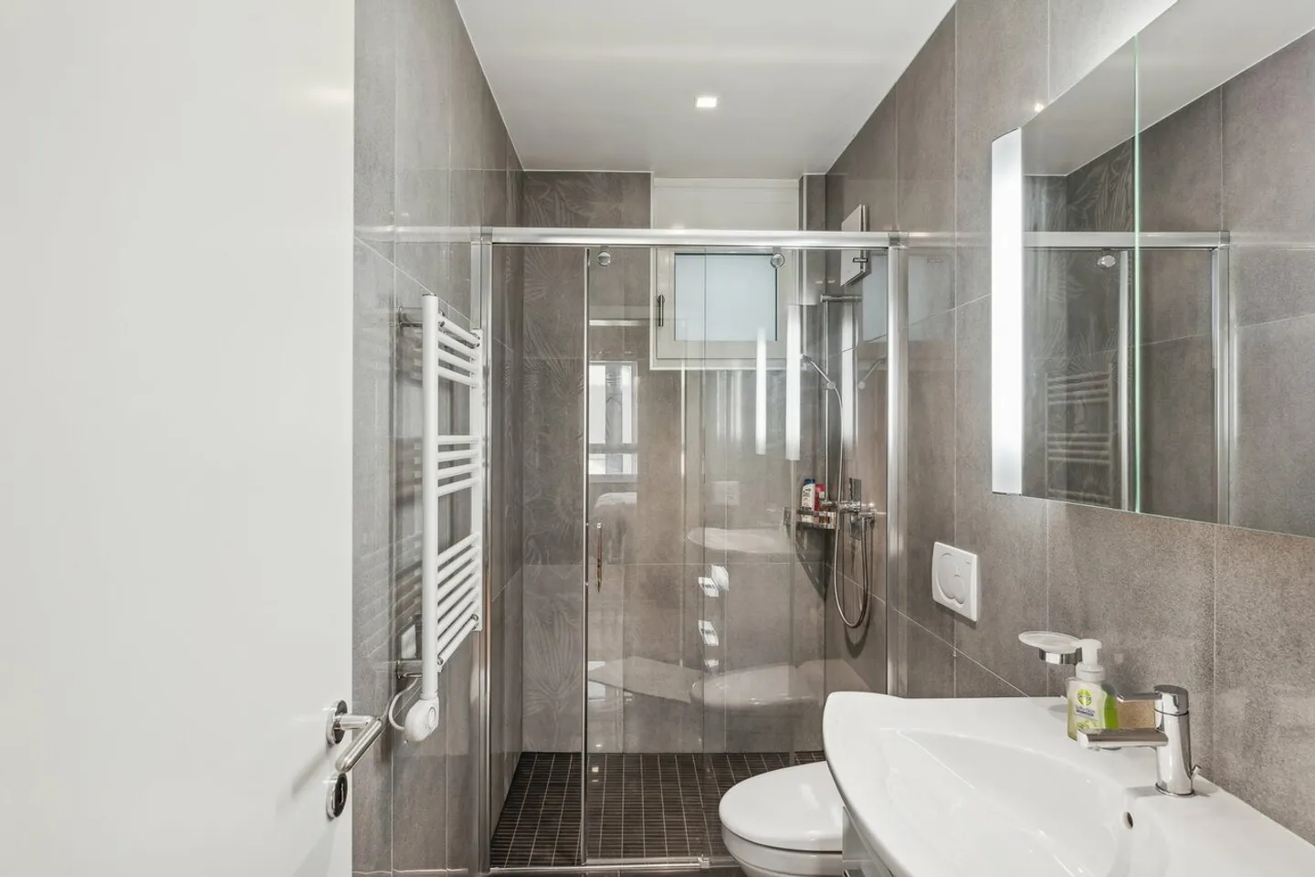 Situazione unica! A pochi passi dal lago e con vista panoramica - Foto 10 di 15